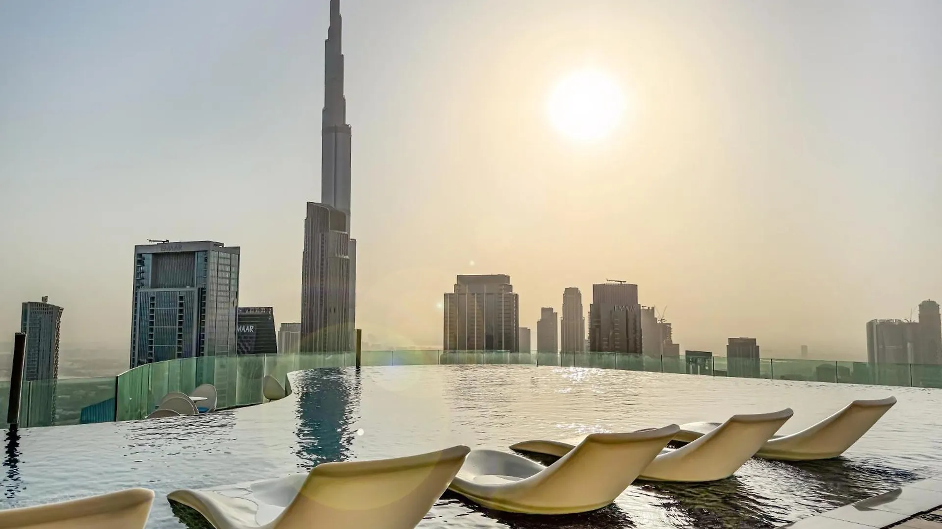 Appartamento Stunning Burj View - High Infinity Pool - Cozy 2Br Dubai Emirati Arabi Uniti