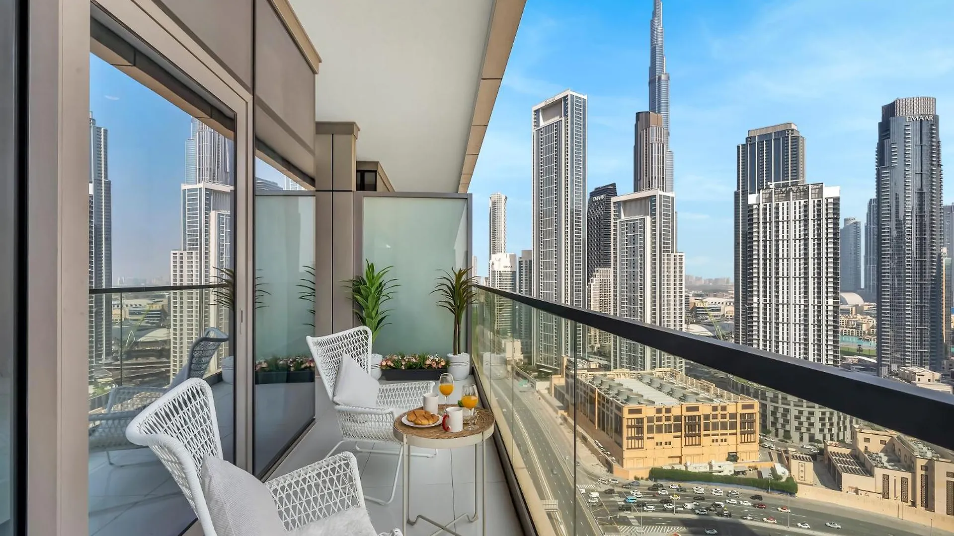 Stunning Burj View - High Infinity Pool - Cozy 2Br Apartment Dubai 0*,  United Arab Emirates