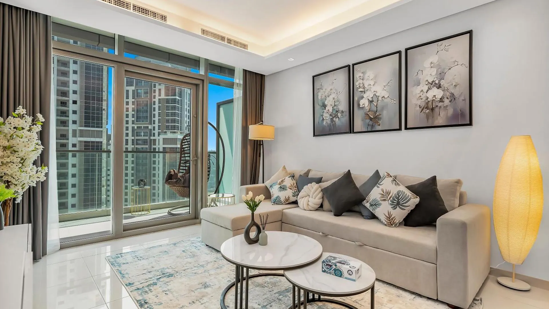 Stunning Burj View - High Infinity Pool - Cozy 2Br Apartment Dubai