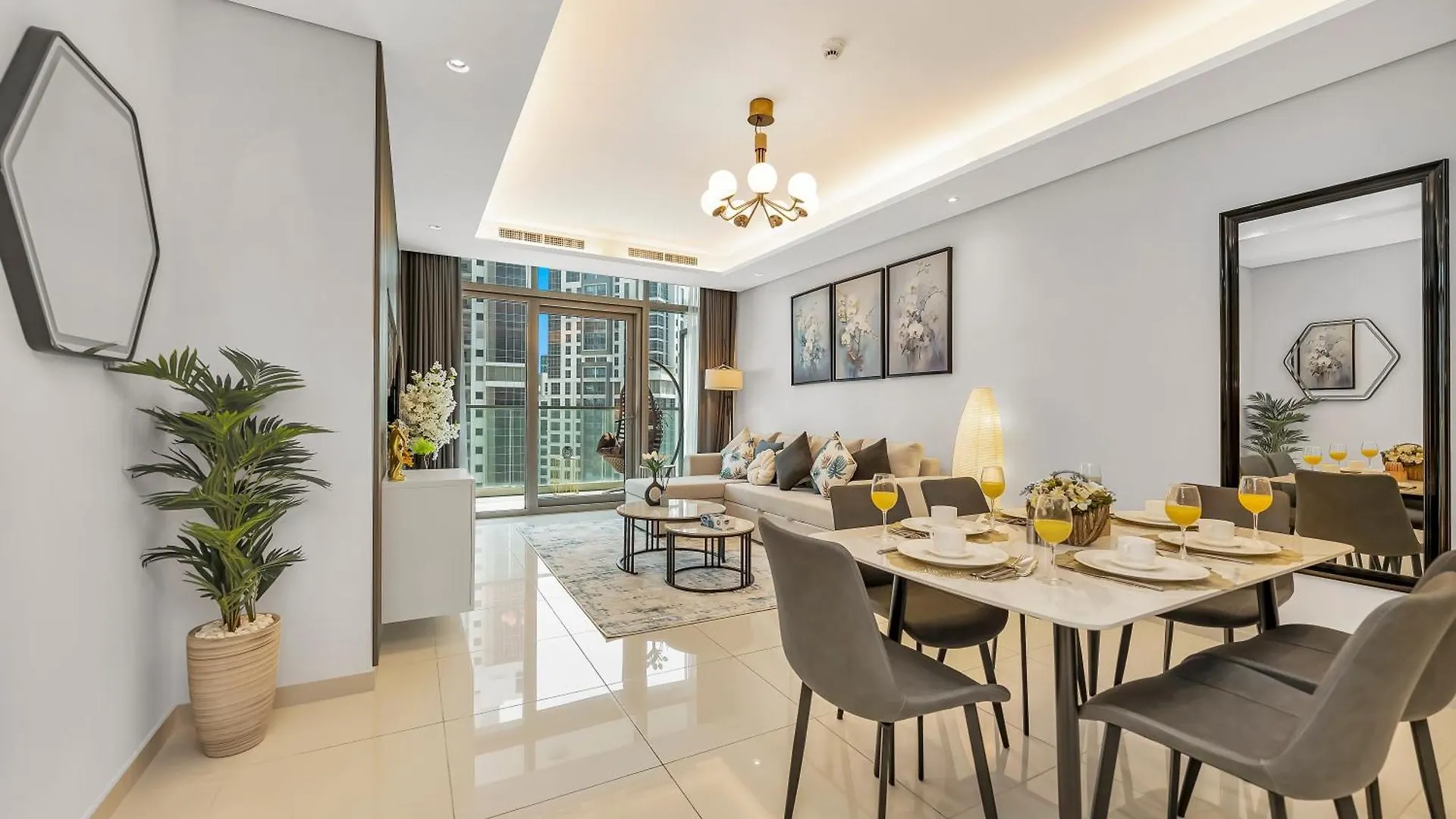 Stunning Burj View - High Infinity Pool - Cozy 2Br Apartment Dubai