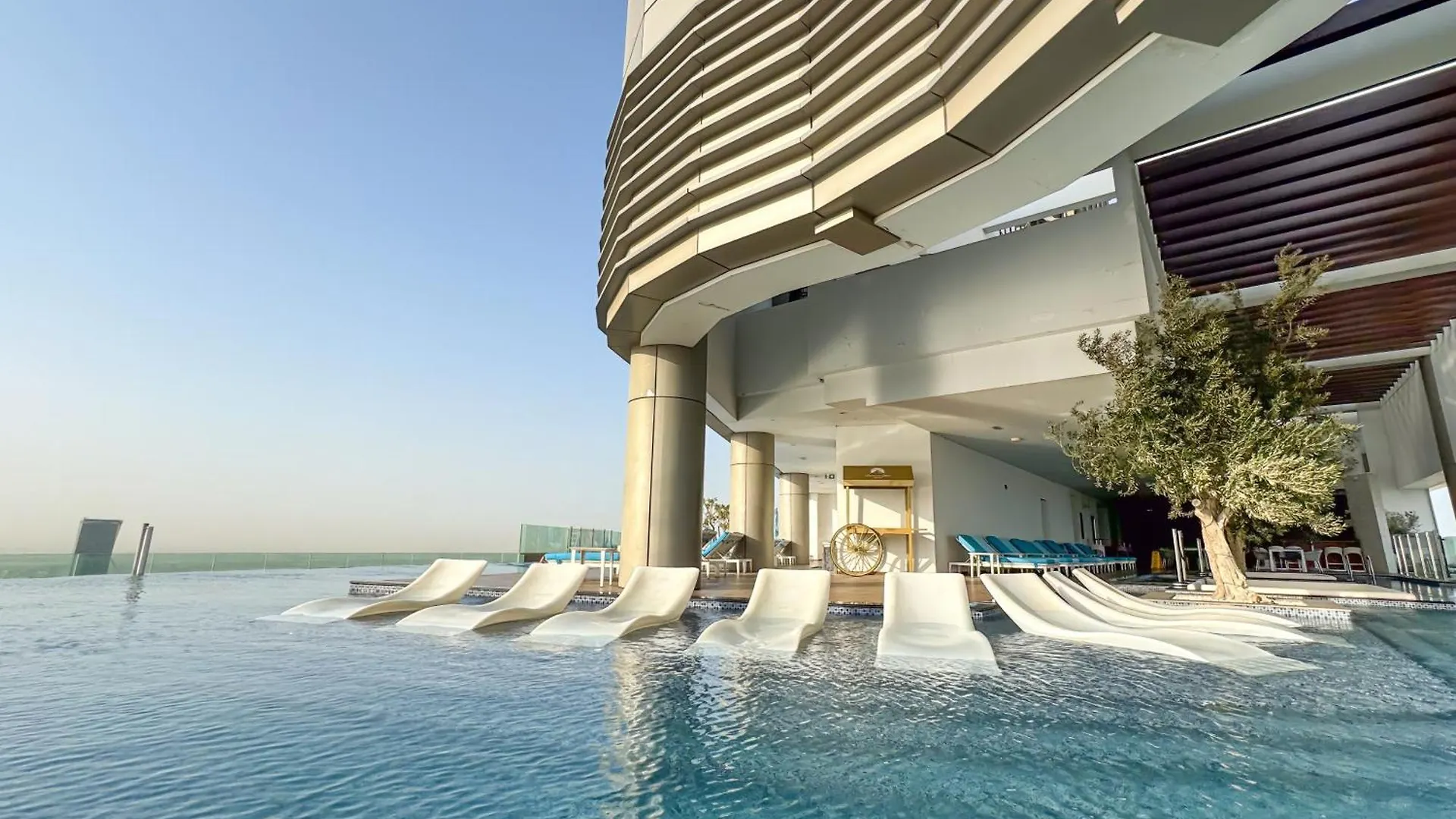 Stunning Burj View - High Infinity Pool - Cozy 2Br Apartment Dubai United Arab Emirates