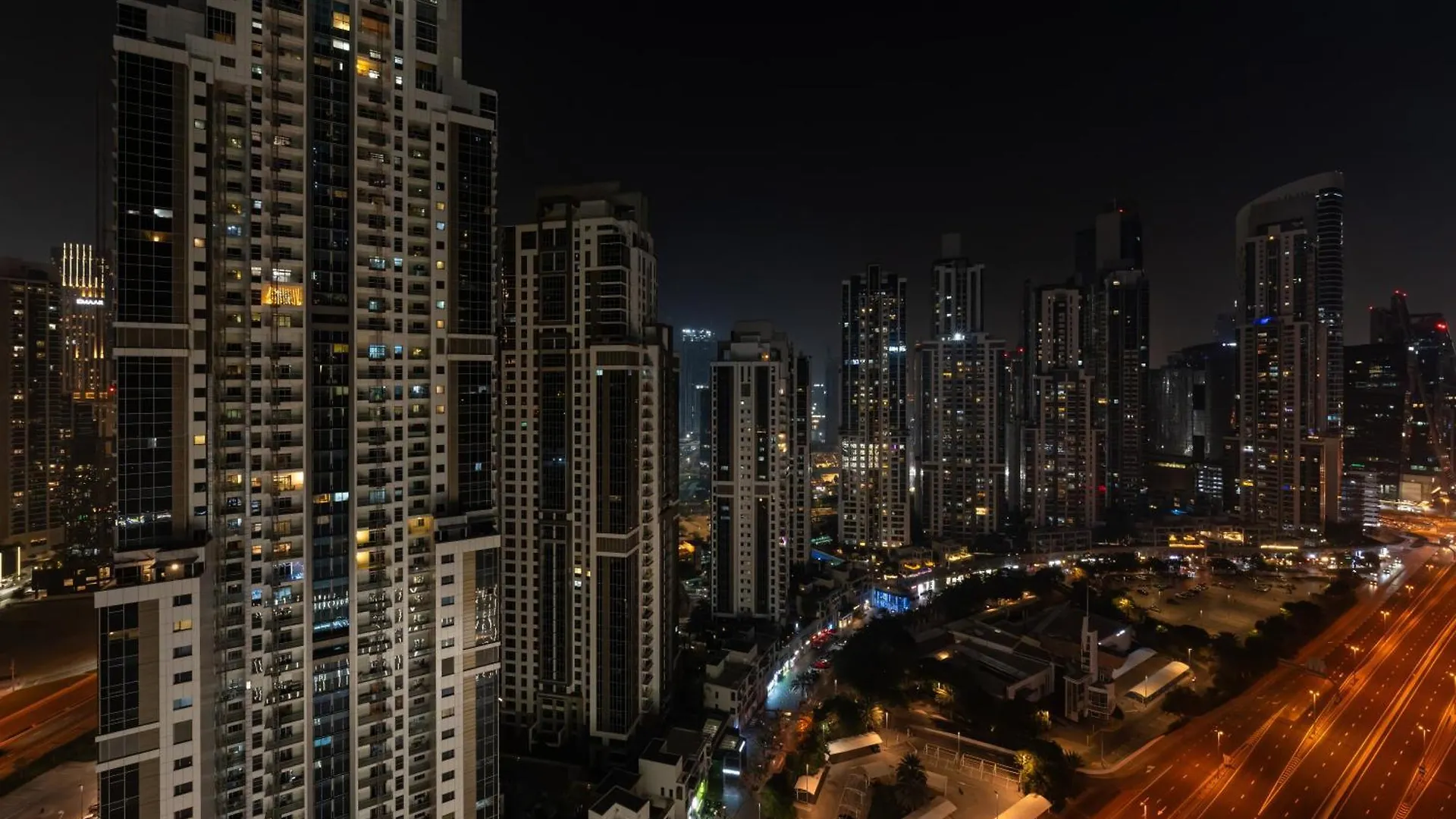 Stunning Burj View - High Infinity Pool - Cozy 2Br Apartment Dubai 0*,  United Arab Emirates