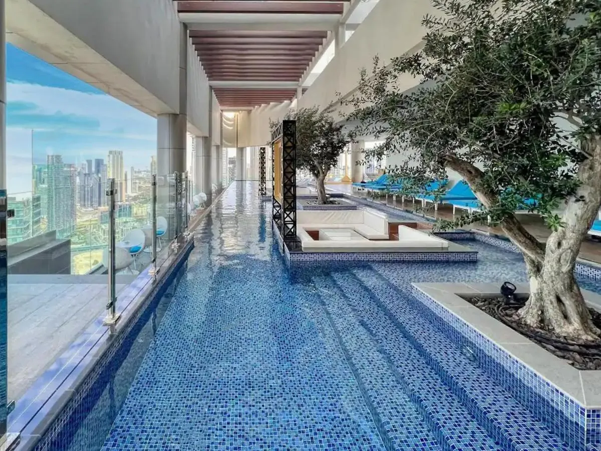 Stunning Burj View - High Infinity Pool - Cozy 2Br Apartment Dubai