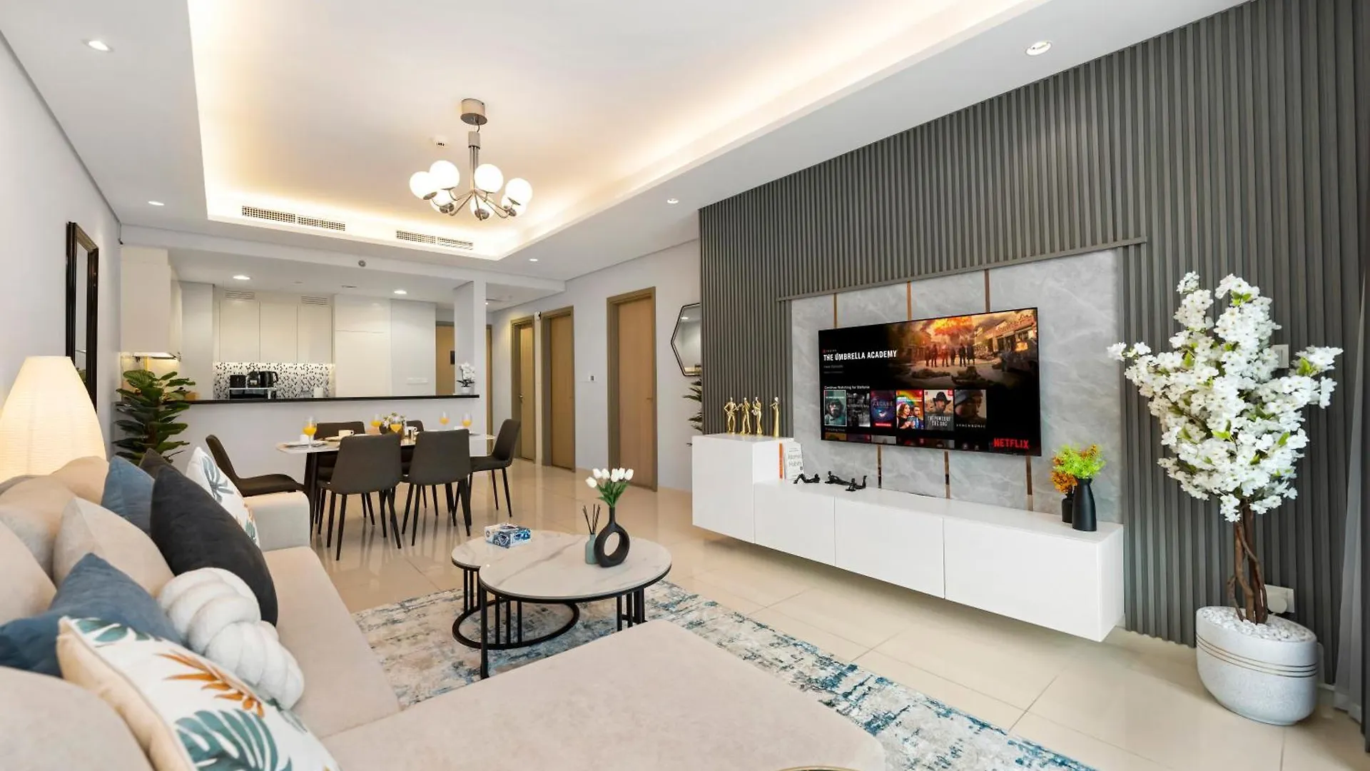 Stunning Burj View - High Infinity Pool - Cozy 2Br Apartment Dubai